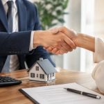 Frais de notaire : vendeur ou acheteur, qui doit les payer ?